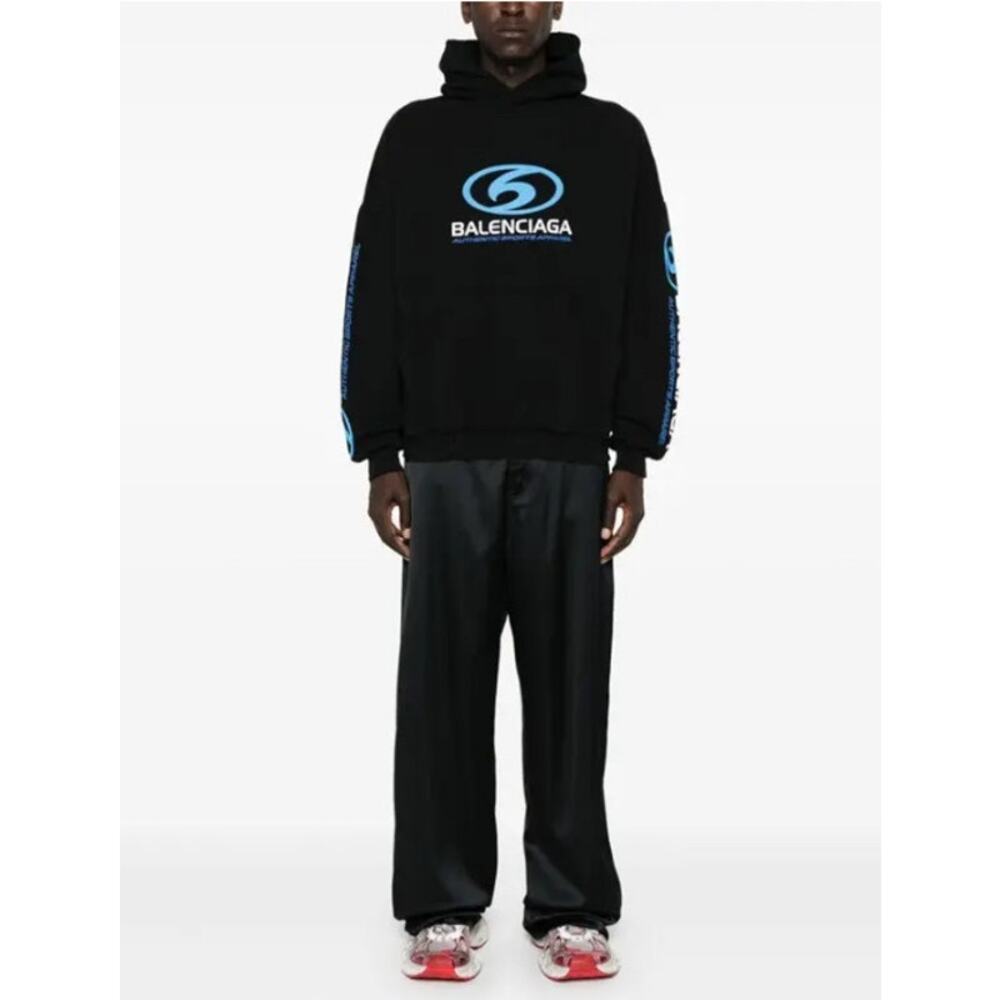 BALENCIAGA 
Surfer Logo-Print Hoodie